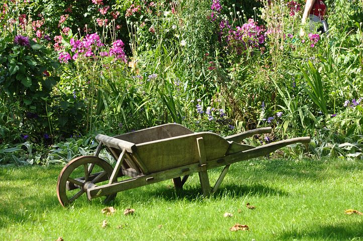 Quels outils faut-il pour s'occuper d'un jardin ?